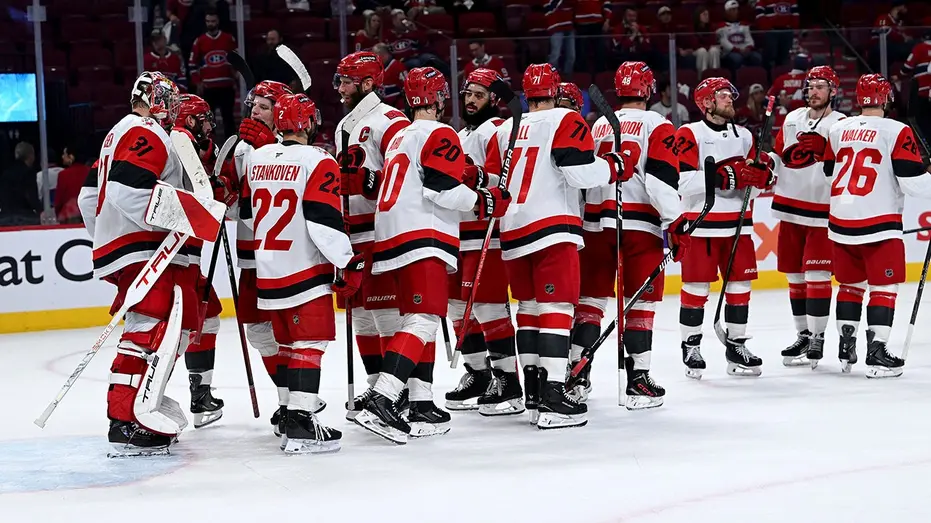 hurricanes-celebrate-game-4