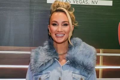Brittany Aldean shows off toned physique in green bikini during tropical getaway