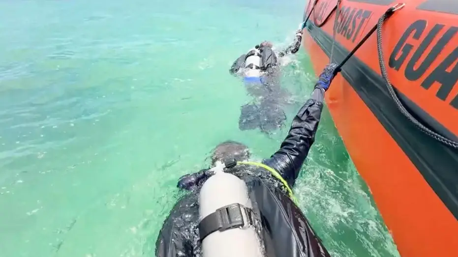 coast-guard-divers-thumb