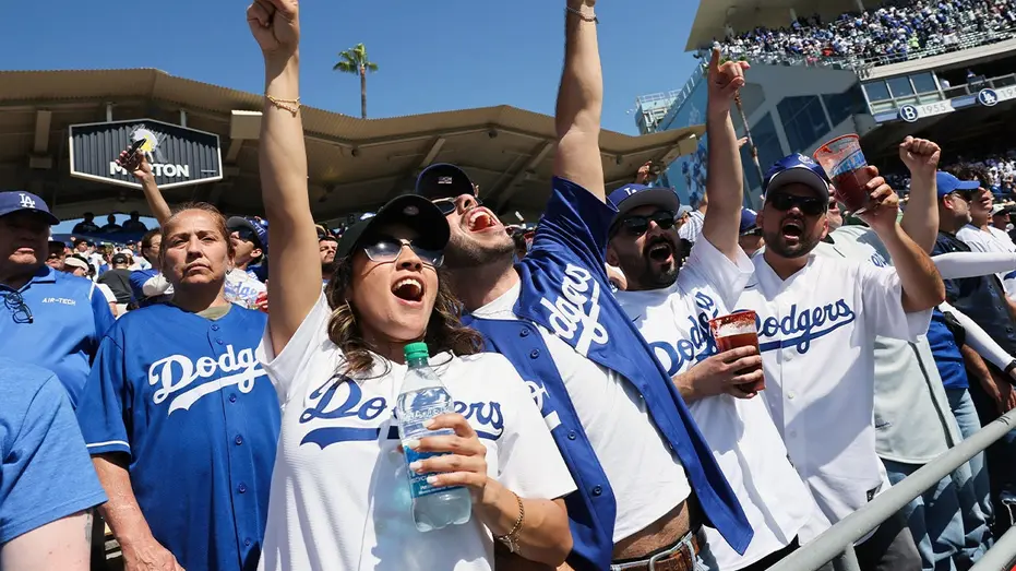 drinking-fans