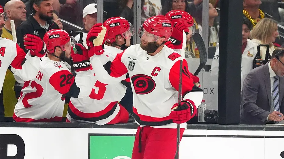 jordan-staal-carolina-hurricanes-goal-fox-news-001