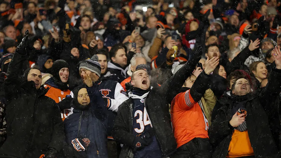 nfl-bears-fans-012226-1