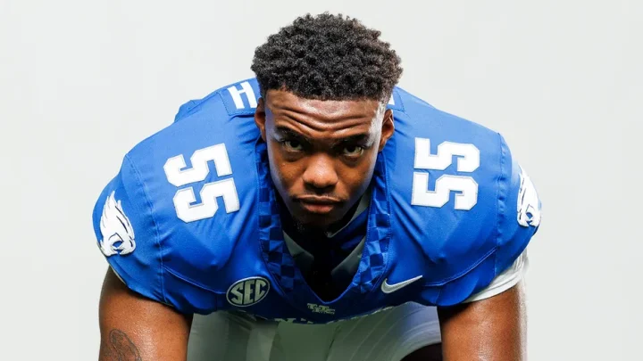 Kentucky football mourns Nic Smith after defensive lineman found dead on campus