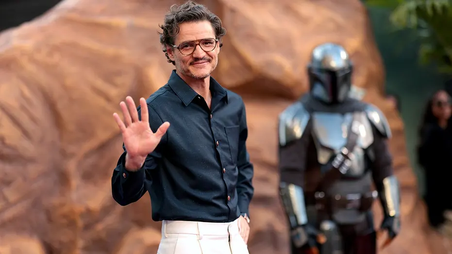 pedro-pascal-mandalorian-premiere-fox-news-002