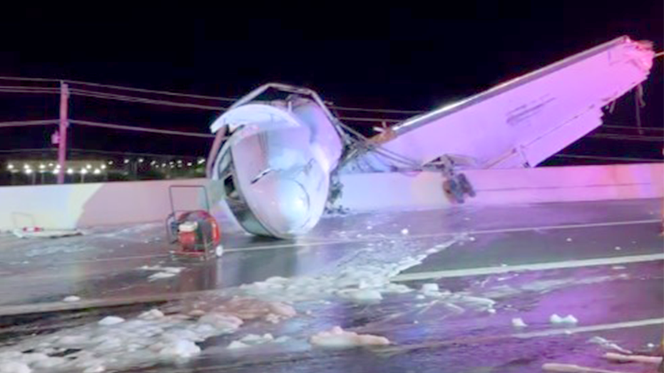 plane-crash-texas-6-aboard