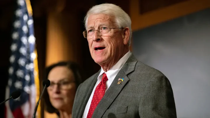 Top Senate Republican rips into Trump’s Iran deal, says $300 billion makes Obama deal look like ‘a pittance’