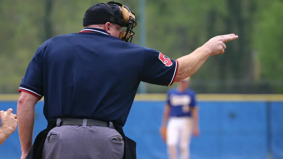 softball-umpire-strike-call-fox-news-001