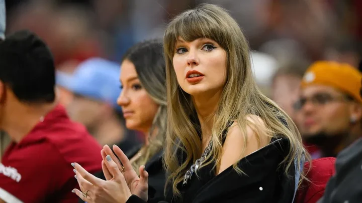 Taylor Swift’s courtside chair from Cavs-Knicks playoff game is up for auction for thousands of dollars