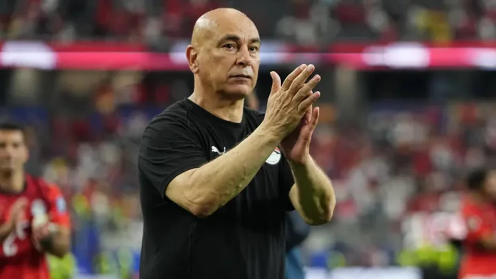 Egypt national team manager waves Palestinian flag after World Cup win over Australia