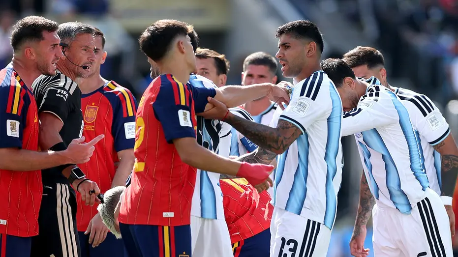 Spain-Argentina-Fight