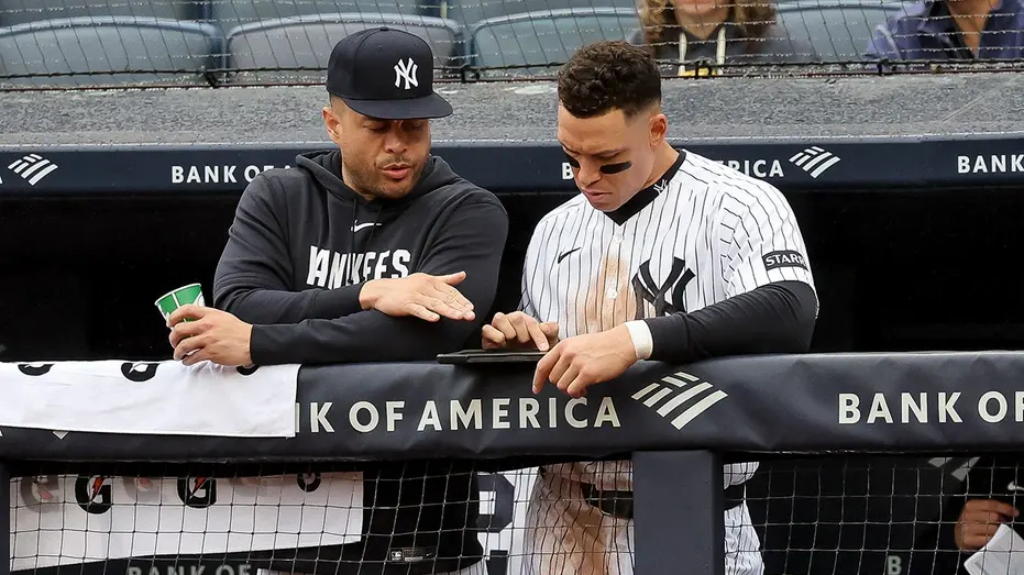 Stanton-and-Judge-on-iPad