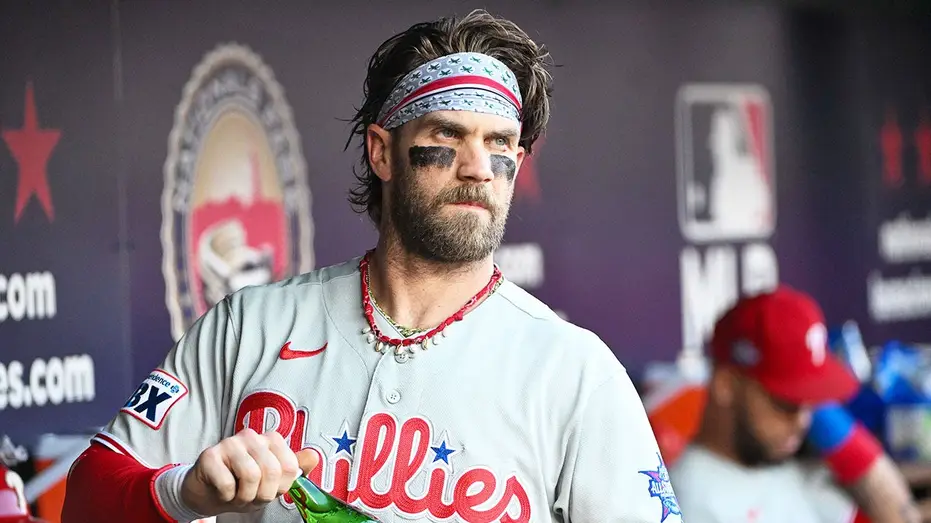 bryce-harper-phillies-dugout-fox-news-001