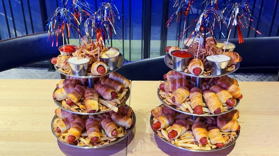 hot-dog-towers-250