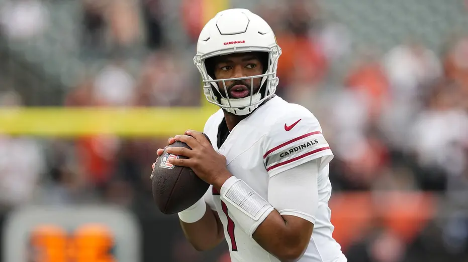 jacoby-brissett-warms-up-cardinals-bengals