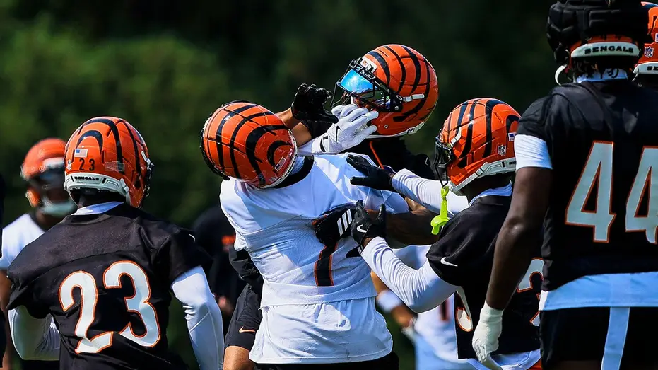 jamarr-chase-dj-turner-bengals-training-camp