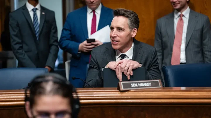 EXCLUSIVE: Hawley expands USPS probe with blistering letter accusing chief of dodging Congress