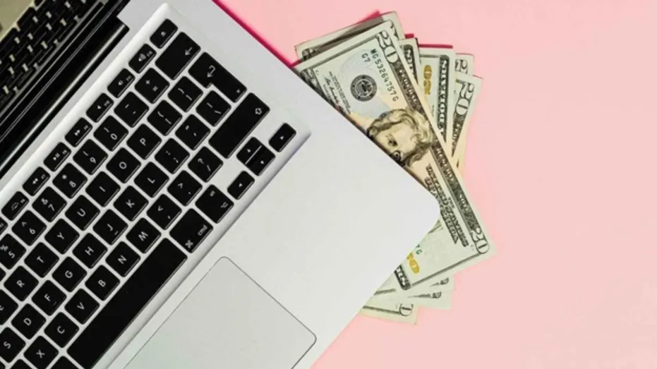 laptop-and-cash-1