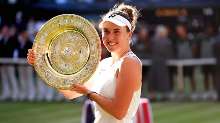 Linda Noskova claims Wimbledon women’s title, gives emotional tribute to late mother