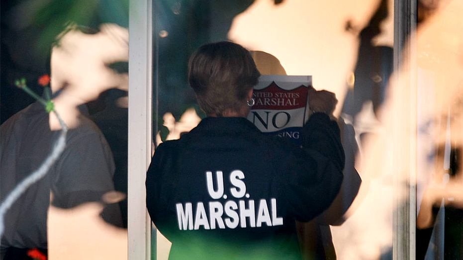 us-marshal-officer-la