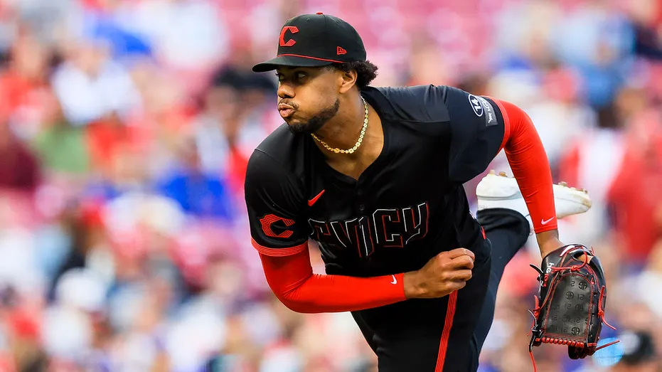 mlb-reds-hunter-greene-031126-1